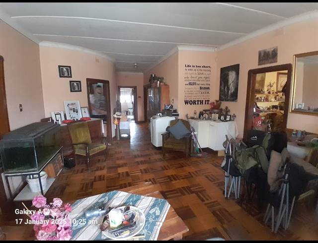 6 BEDROOM FREESTANDING FOR SALE IN BO-DORP